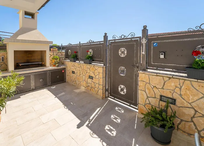 בית נופש Old Queen By Interhome קראליביצה