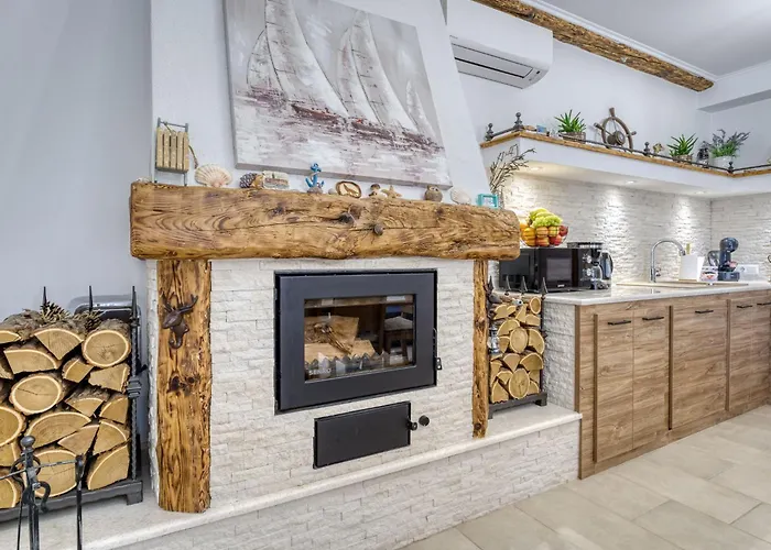 Old Queen By Interhome Holiday home Kraljevica