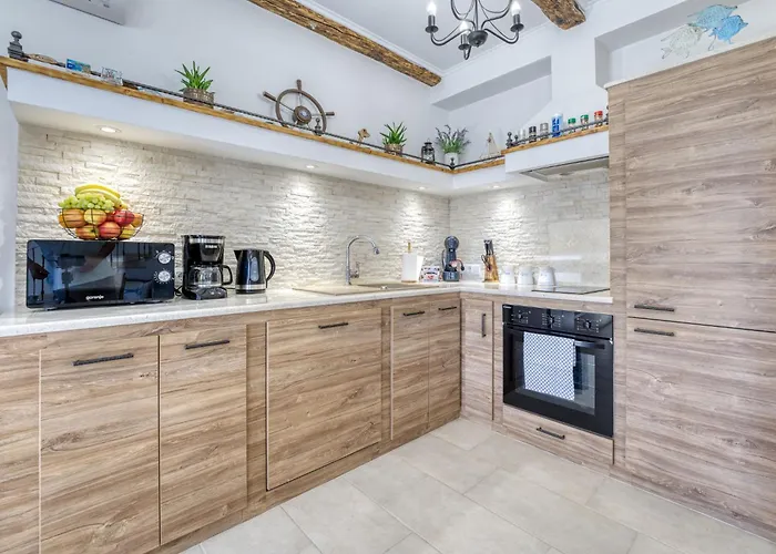 Old Queen By Interhome Holiday home *